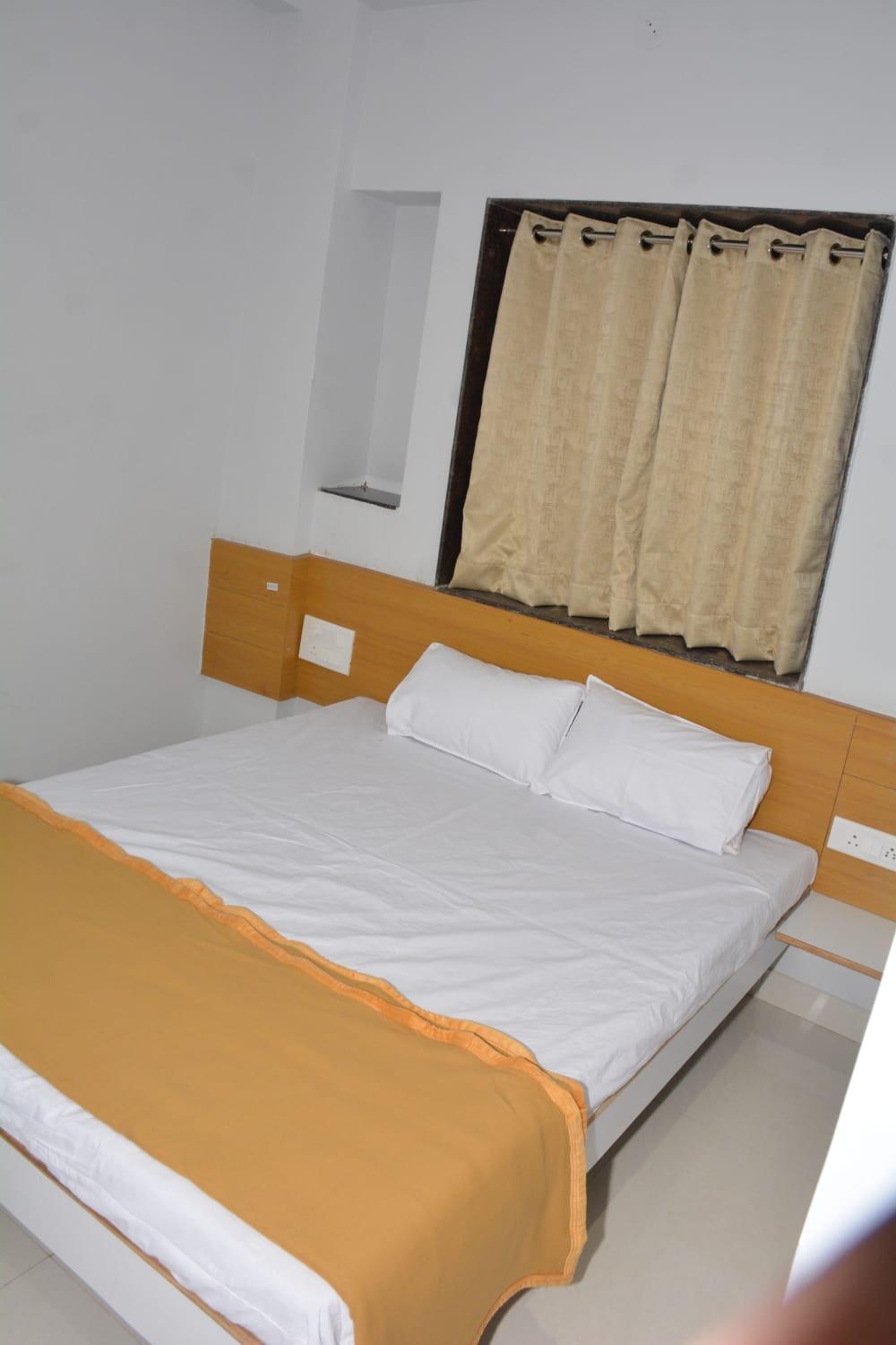 Vivanta Inn Lodge, Solapur Exteriör bild