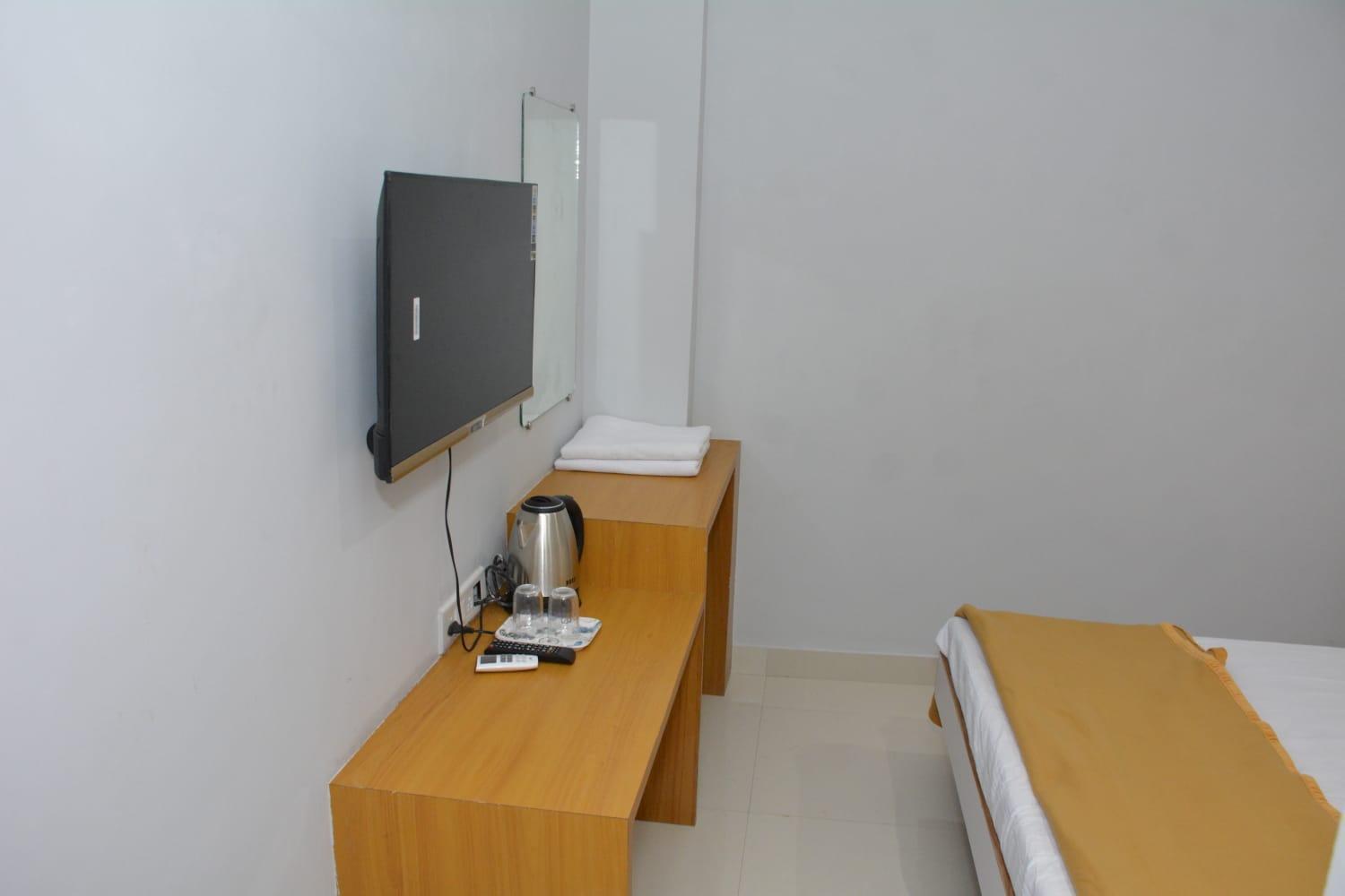 Vivanta Inn Lodge, Solapur Exteriör bild